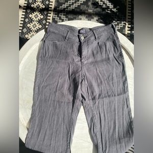 Brand: NYDJ    Size :6p   Color :gray and black denim